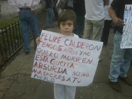 LOS RENGLONES TORCIDOS DE NUESTRA IDIOSINCRASIA<br />Carlos Trevi&ntilde;o