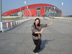 Jennie Siew Meng Wang Kan, doctora en ciencias orientales, en Tepic