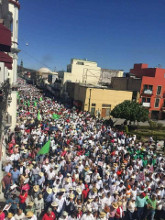 Manuel Cota fue arropado por una muchedumbre en su registro