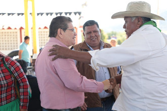 Castell&oacute;n da la cara a ejidatarios 