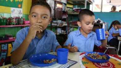 Exhorta Congreso a escuelas que ofrezcan alimentos saludables  