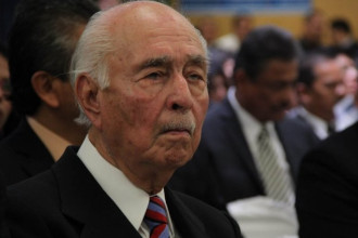 Congreso concede medalla al m&eacute;rito a Juli&aacute;n Gasc&oacute;n Mercado  