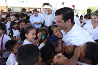 To&ntilde;o Echevarr&iacute;a es gobernador que ama a Nayarit