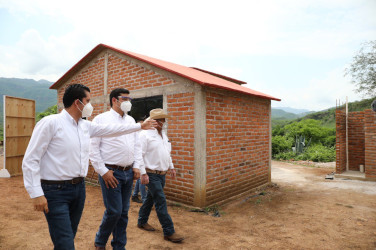 To&ntilde;o hace esfuerzos porque sea menor la desigualdad social en la sierra