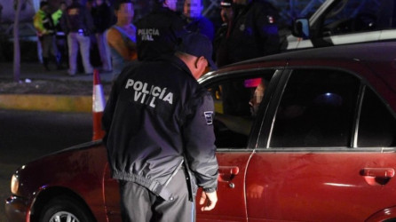 Alcohol&iacute;metros en operativos sorpresivos