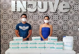 INJUVE apoya a estudiantes de Enfermer&iacute;a con insumos m&eacute;dicos