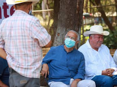 Irrita a Navarro la presencia de &ldquo;aviadores en los gobiernos
