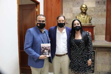 En Congreso presentan libro AMLO y la 4T, para los que dudan