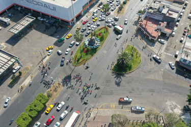 Dos manifestaciones contra medidas de restricci&oacute;n; gobierno dice respetar libre expresi&oacute;n