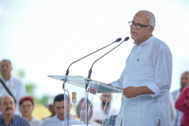 El liderazgo del Dr. Navarro es de escala nacional