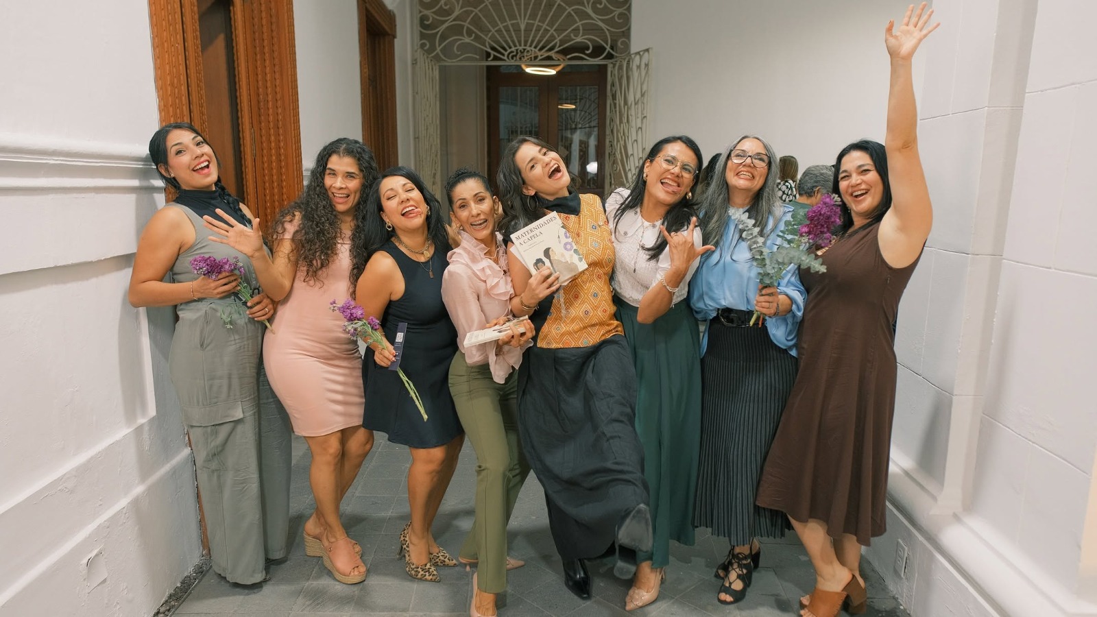 MATERNIDADES A CAPELA: Una mano extendida entre mujeres que, aún en medio del desvelo, del juicio social, de las exigencias laborales y del miedo, crean vida.